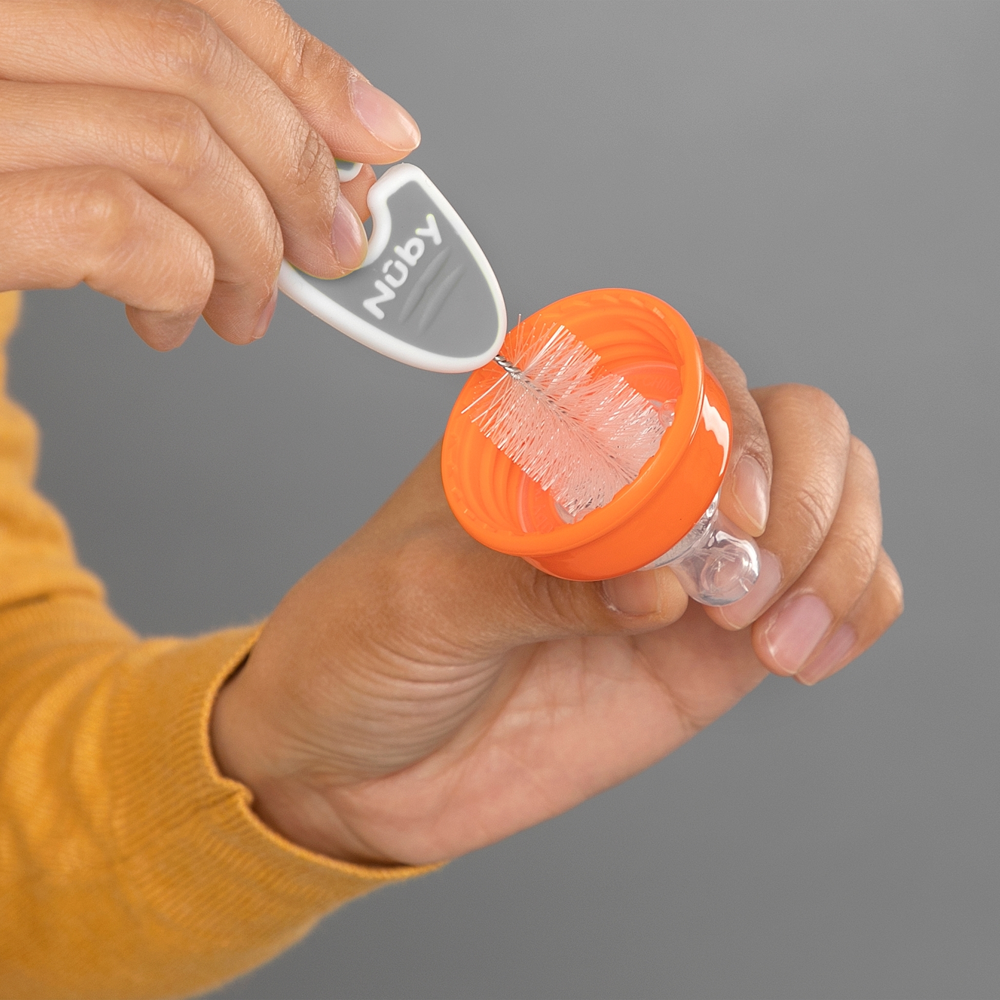 Nuby Australia. Bottle & Cup Cleaning Brush Set